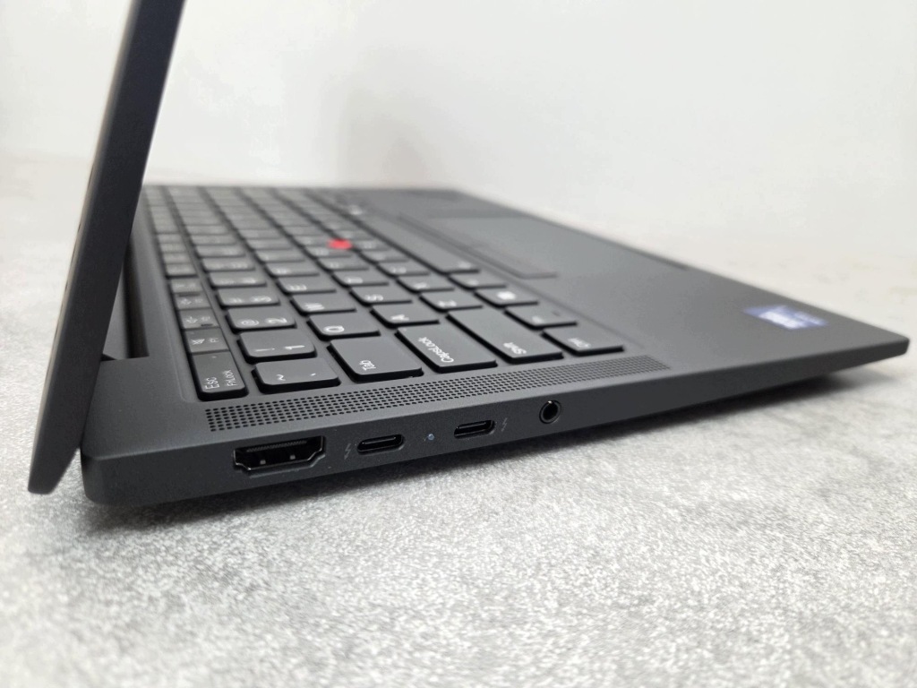 Lenovo ThinkPad X13 Gen 6 Ultra 7 255U 16GB 512SSD WUXGA 400nit 13.3" 11Pro