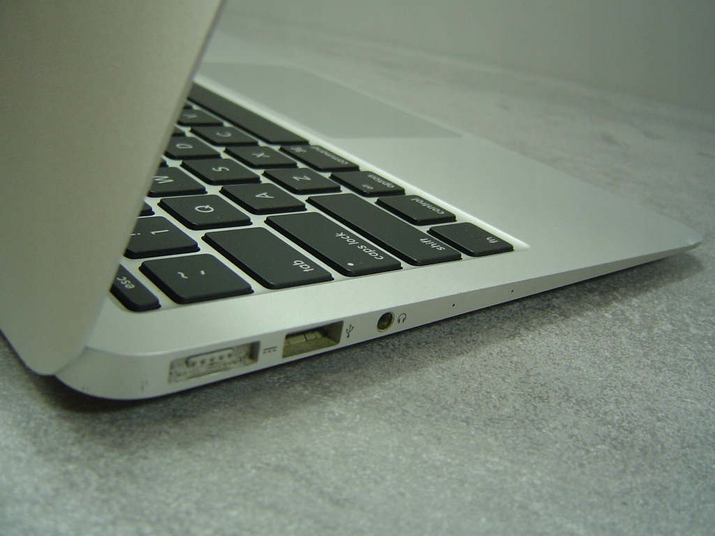 Apple MacBook Air 11'' 1,6 GHz 4GB 128SSD macOS