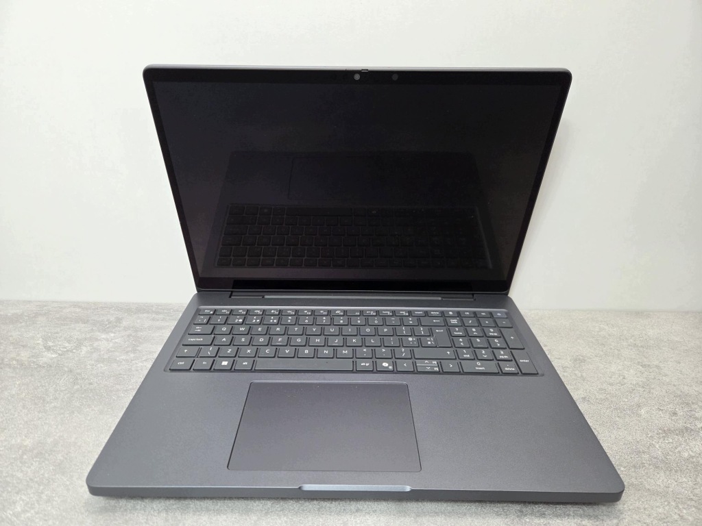 Dell Pro Max 16 Plus MB16250 Ultra 7 32GB 1TB PRO 2000 WQUXGA OLED 3YR