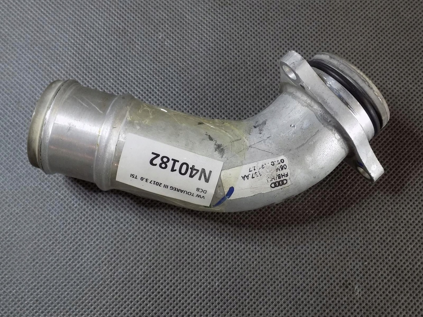 VW TOUAREG III ELBOW PIPE