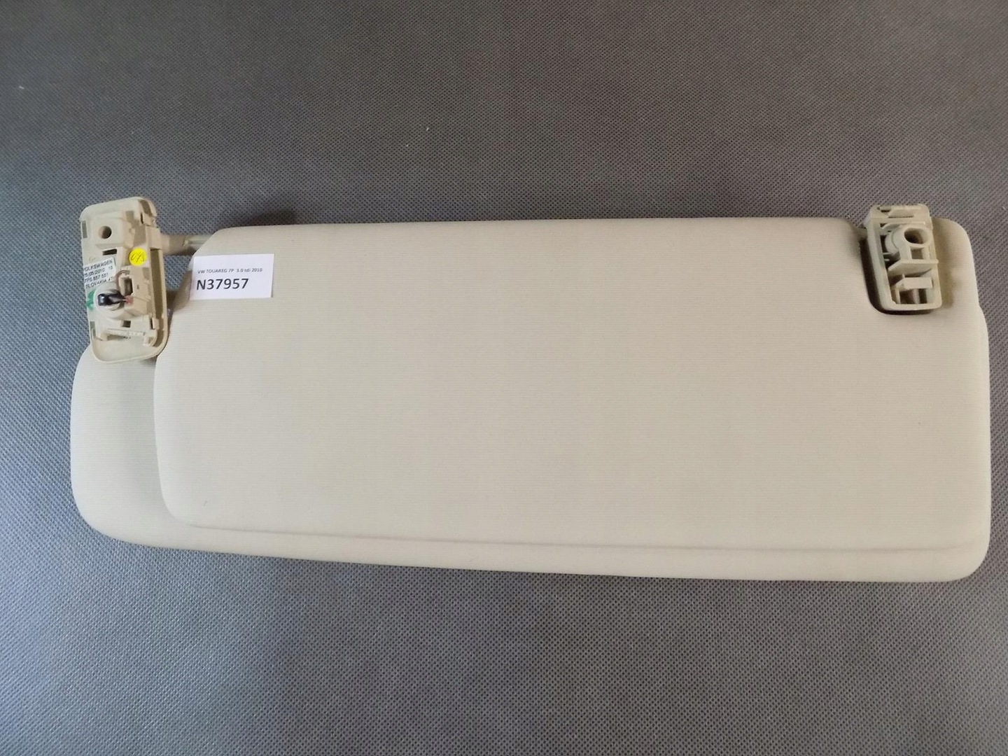 VW TOUAREG 7P SUNSHADE 7P0857551