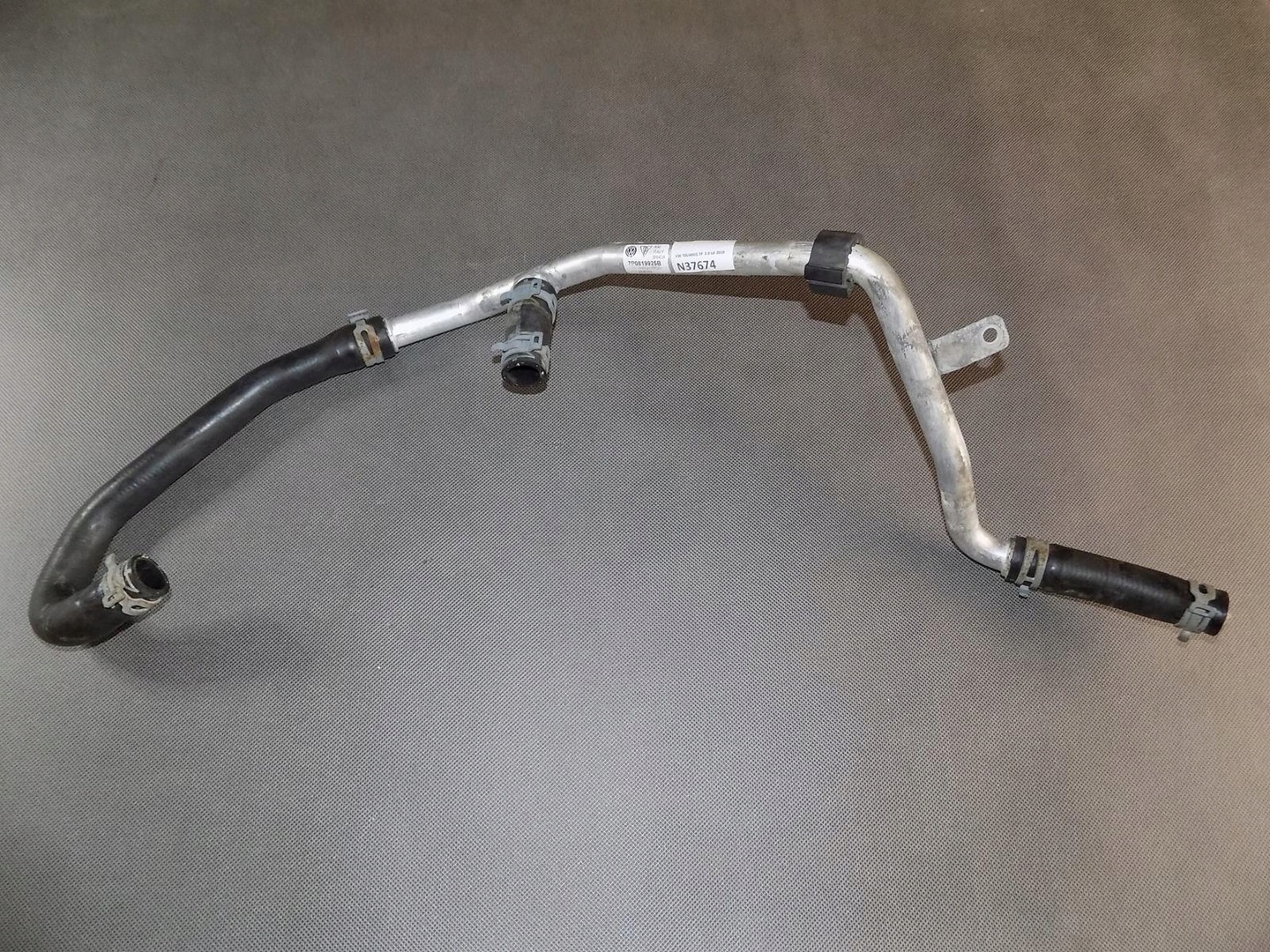 VW TOUAREG 7P WATER PIPE 7P0819925B