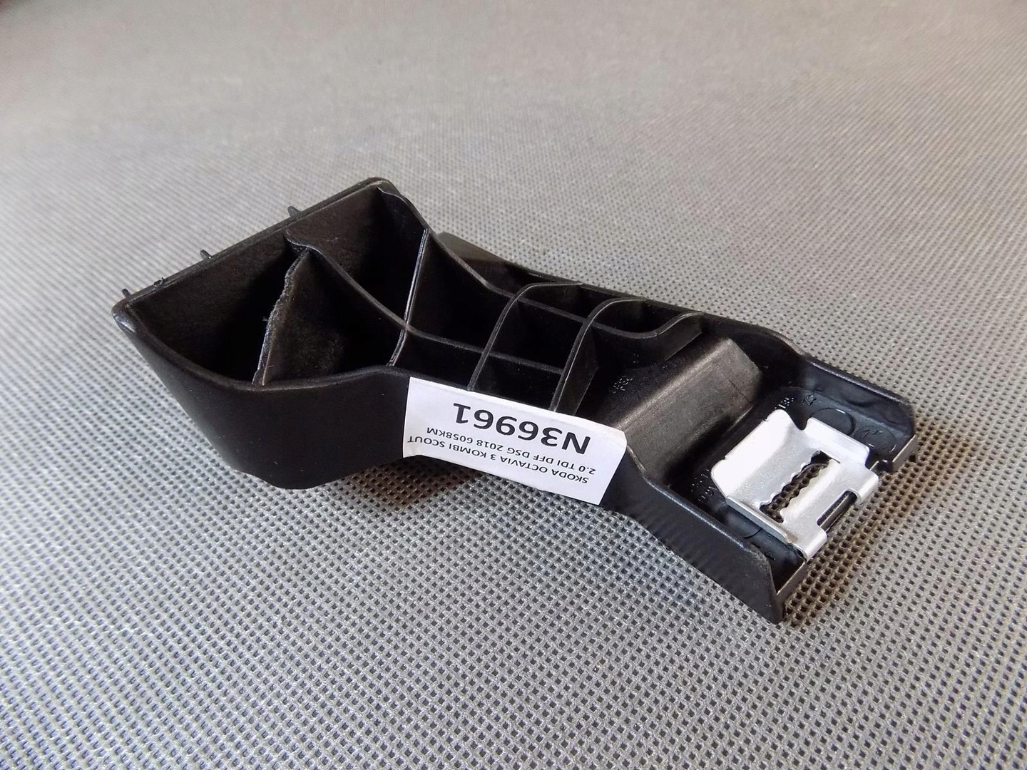 SKODA OCTAVIA 3 BRACKET HOLDER 5E1863144