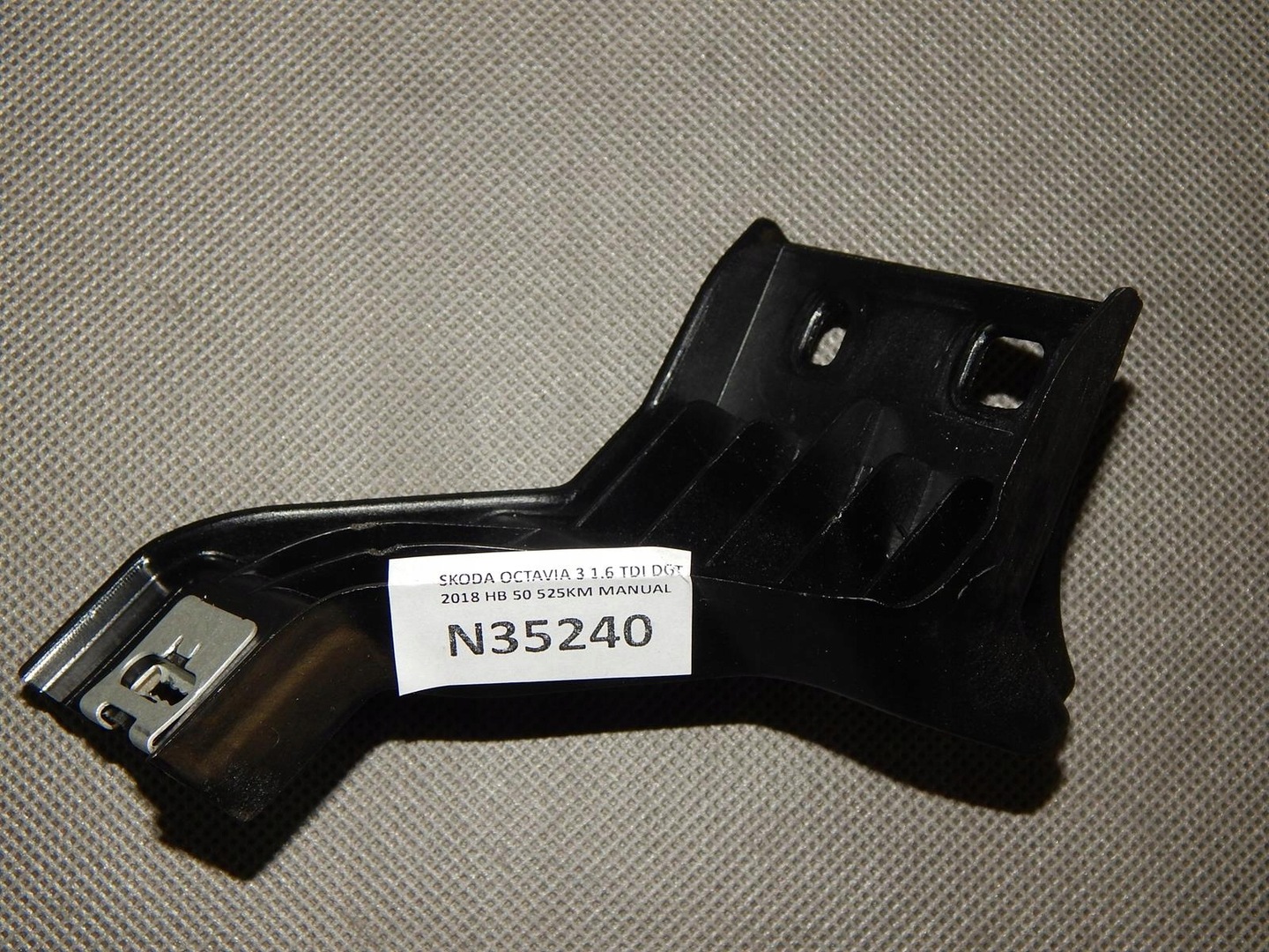SKODA OCTAVIA BRACKET HOLDER 5E1863144