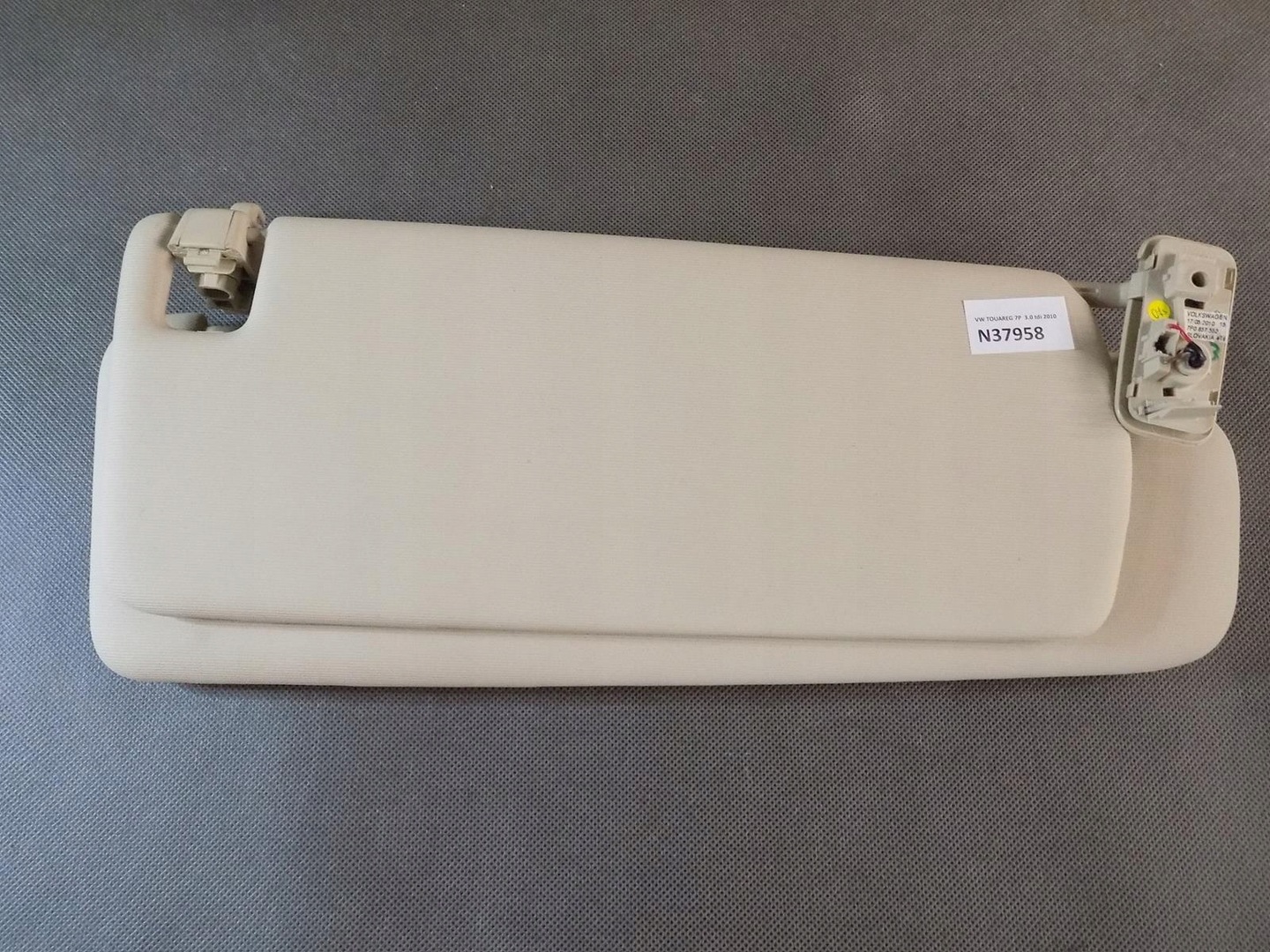 VW TOUAREG 7P SUNSHADE 7P0857552