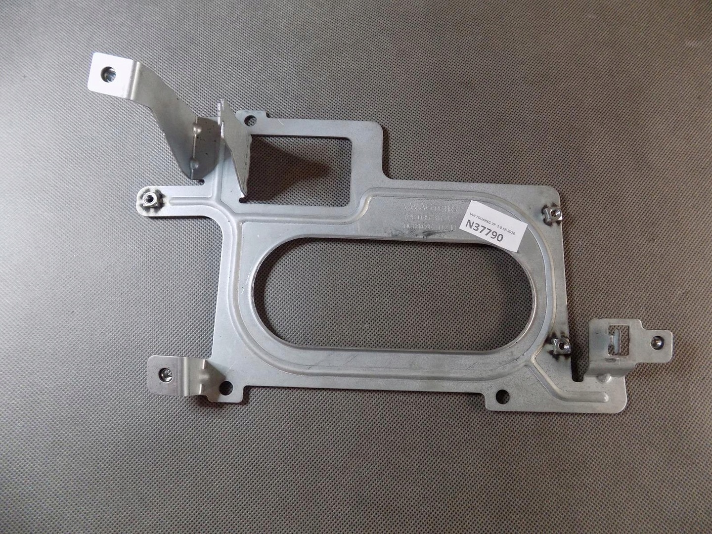 VW TOUAREG 7P DRIVER MOUNT 7P6035317