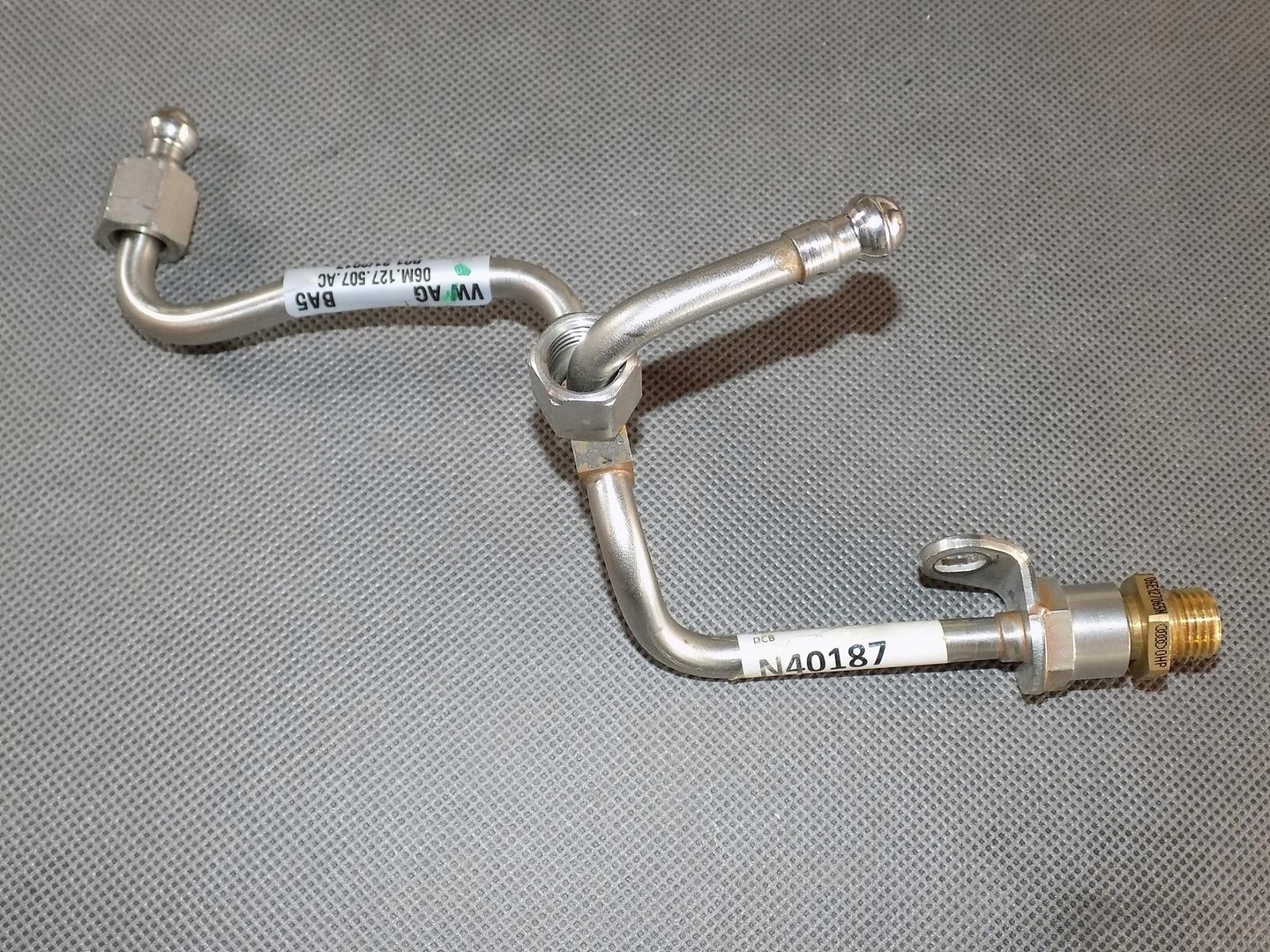 VW TOUAREG III PIPE HOSE 06M127507AC