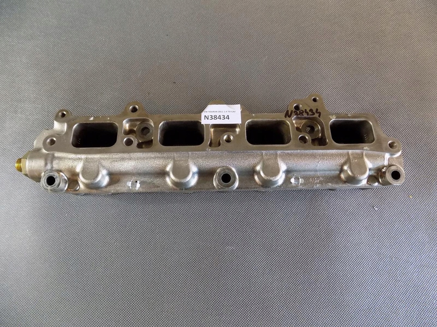 VW TOURAN II INJECTION RAIL