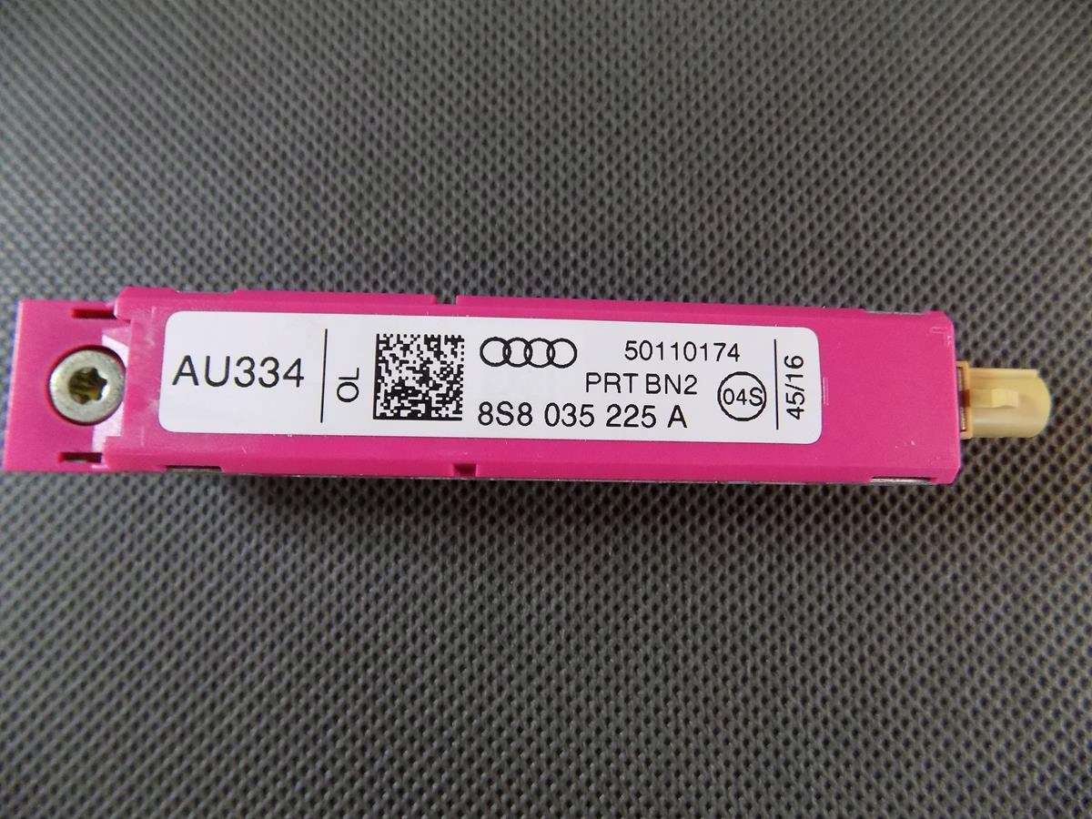 AUDI TT 8S WZMACNIACZ ANTENA 8S8035225A