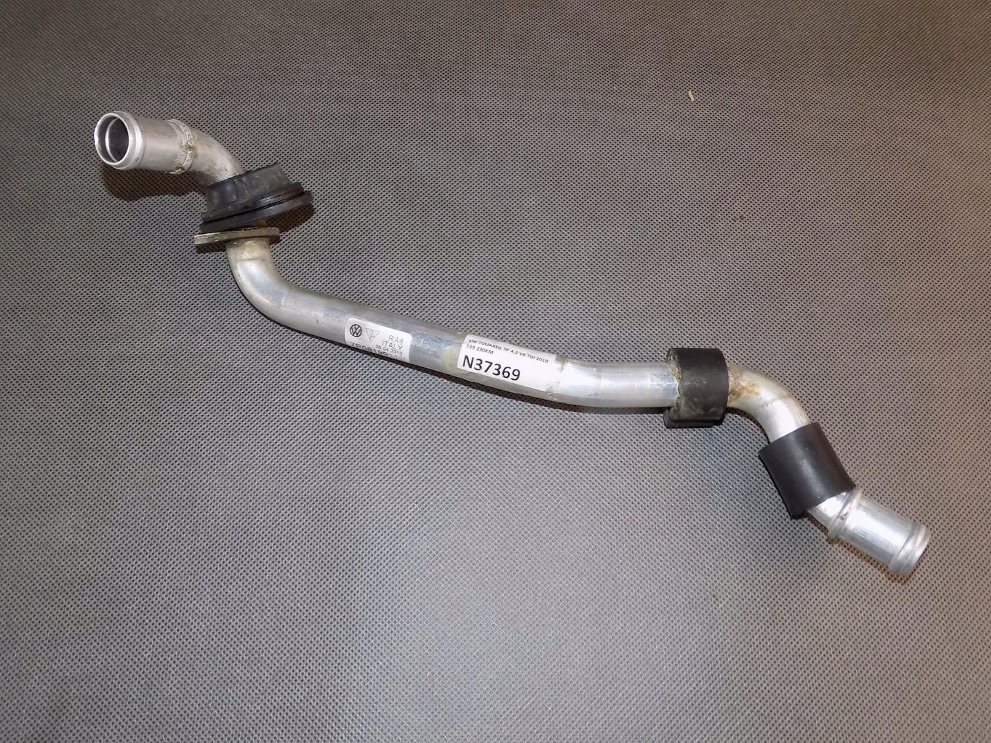 VW TOUAREG 7P WATER PIPE 7P0819911D