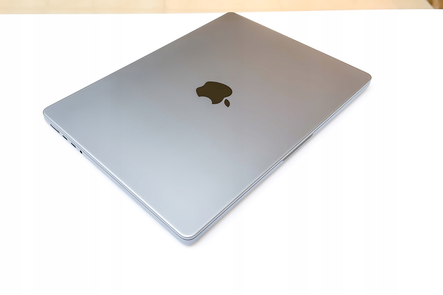 【専用出品】Apple MacBook Pro 14インチ M1 Pro Amazon.co.jp: Apple 2021 MacBook Pro (14インチ, 10コアCPUと