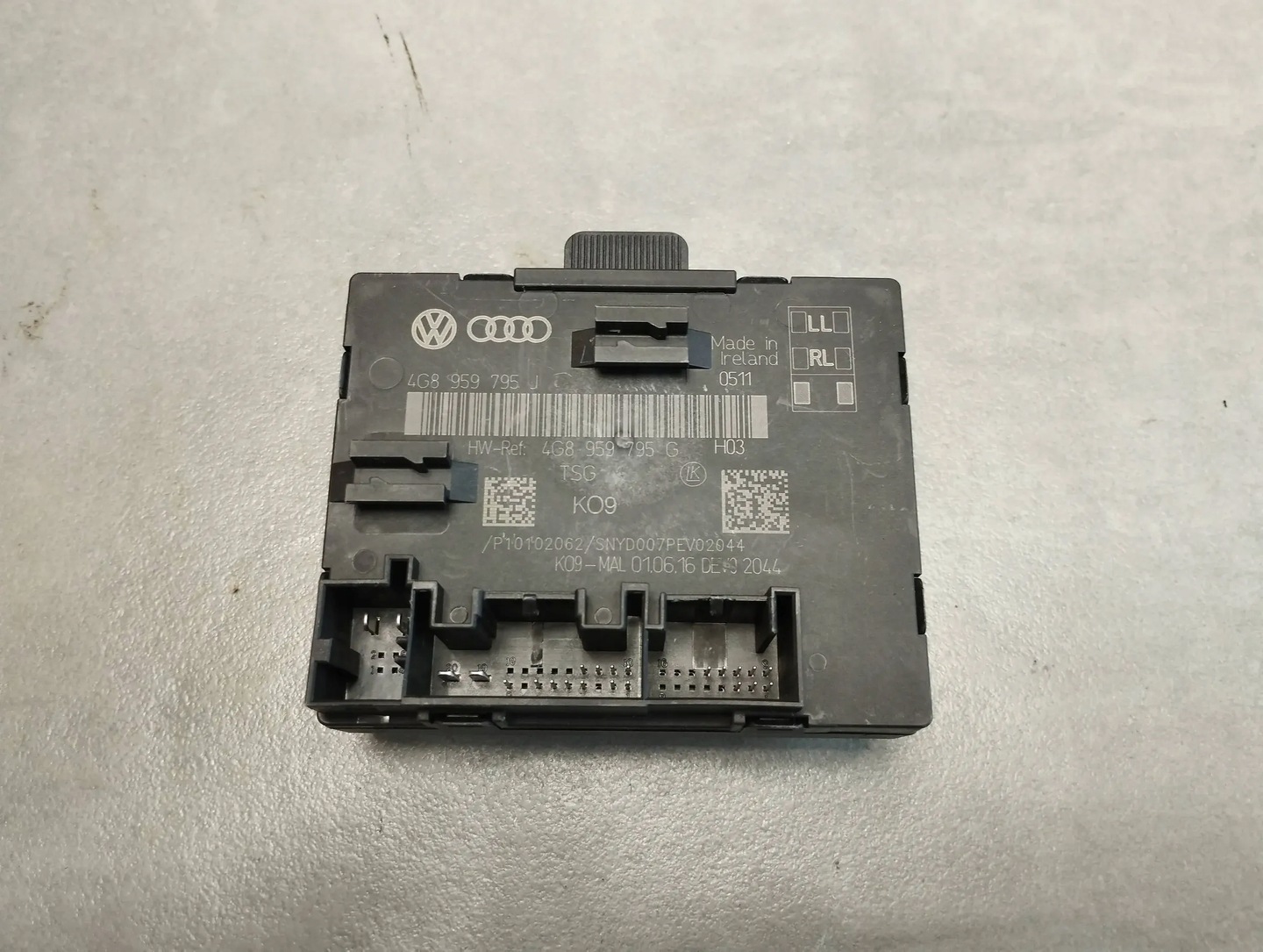 Audi A6 C7 4G DOOR MODULE LEFT REAR 4G8959795J