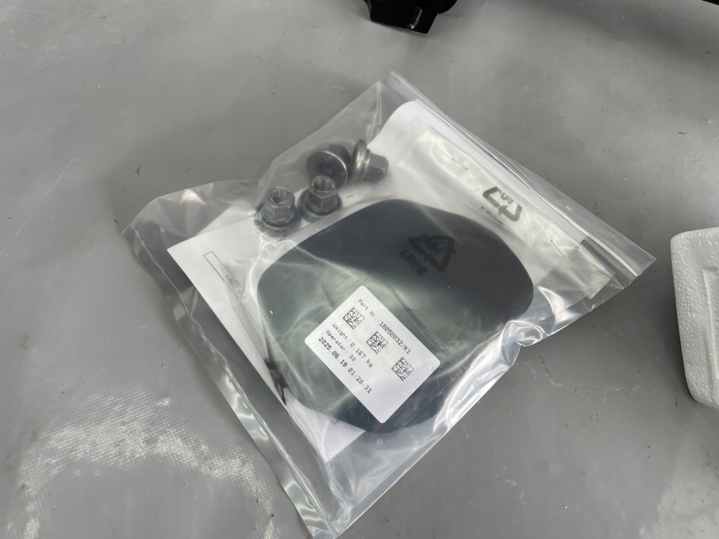 Hak буксирний комплектний  odpinany новий оригінал bmw g20 g21 6889280 з доставкою