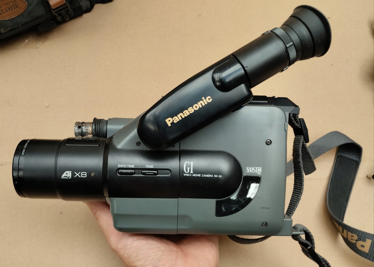 Видеокамера panasonic nv-g1 vhs-c , приятный состояние