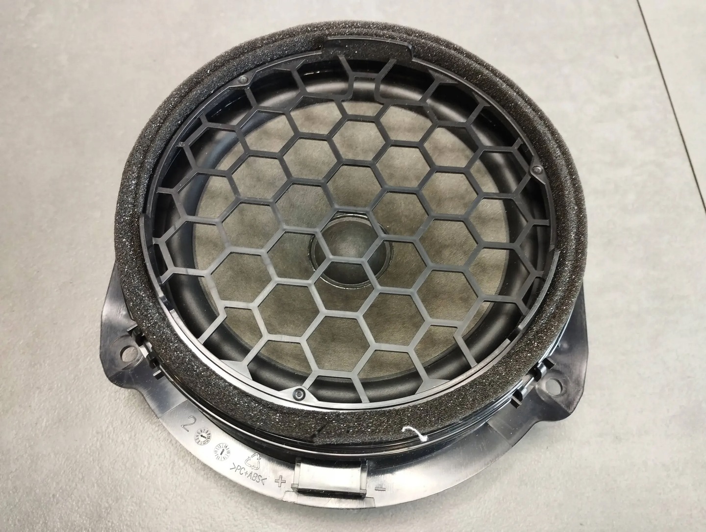 Audi A3 8V DOOR SPEAKER 8V4035411