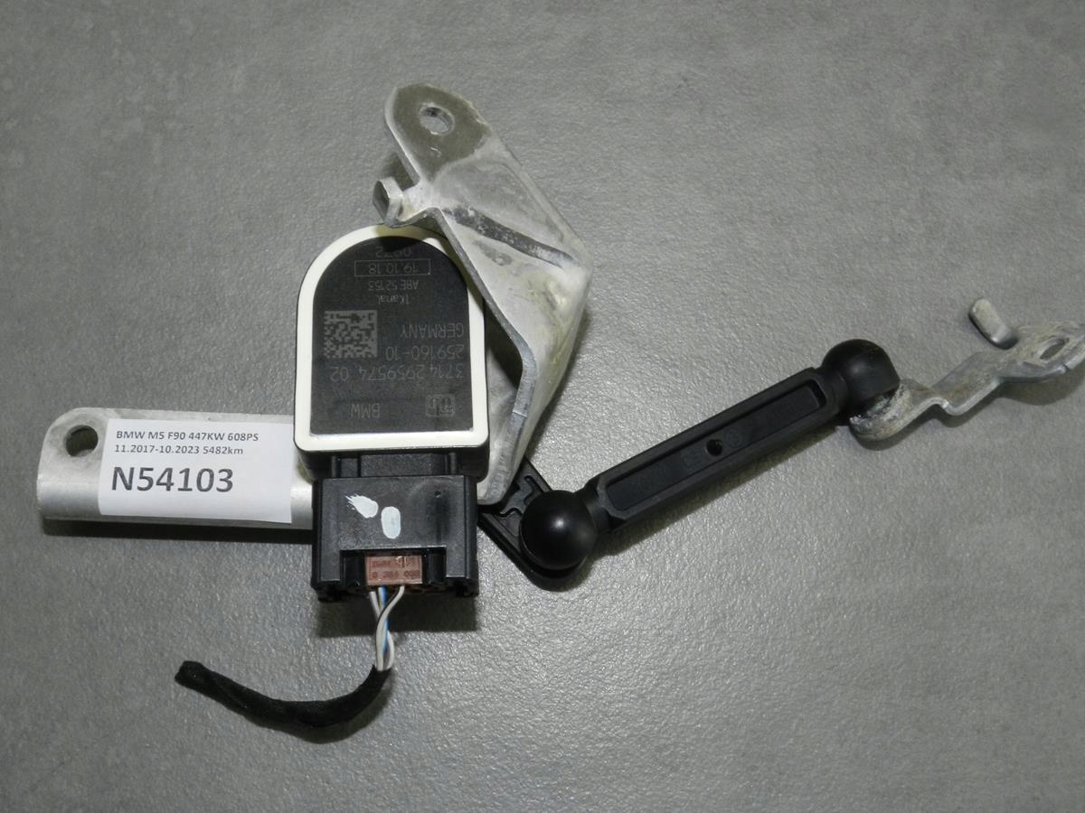 BMW M5 F90 LIGHT LEVEL SENSOR 6869137