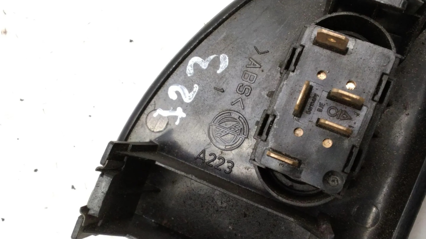 Кнопка управление скорость задних правых двери lancia kappa sw 838_ a223 с разбора