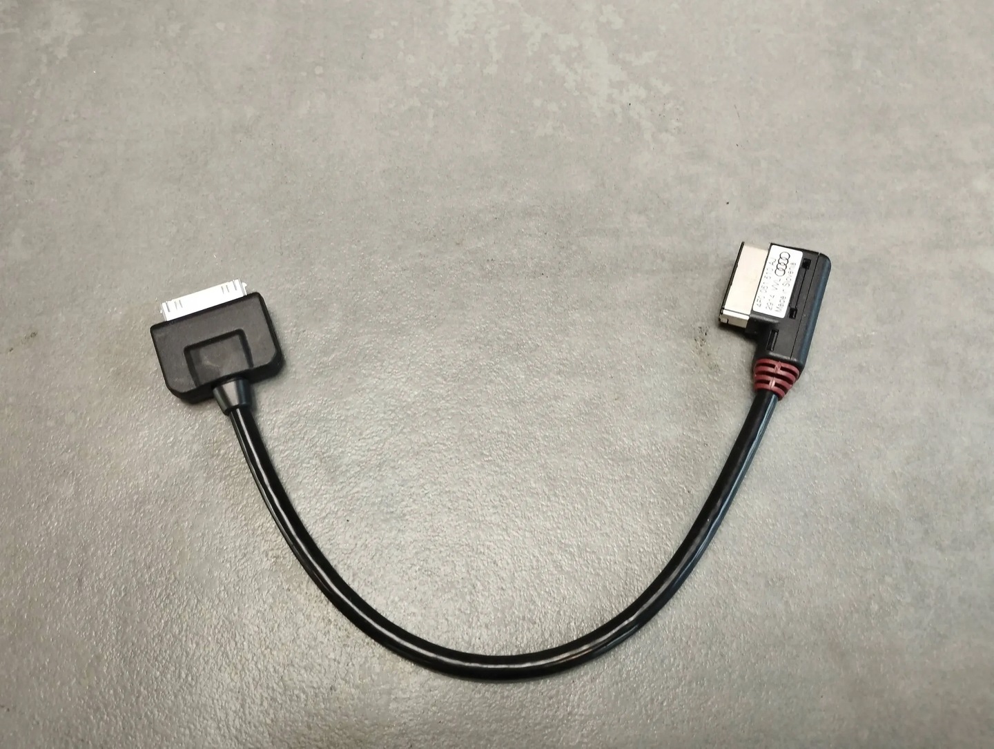 Audi A3 8V ADAPTER CABLE 4F0051510AJ