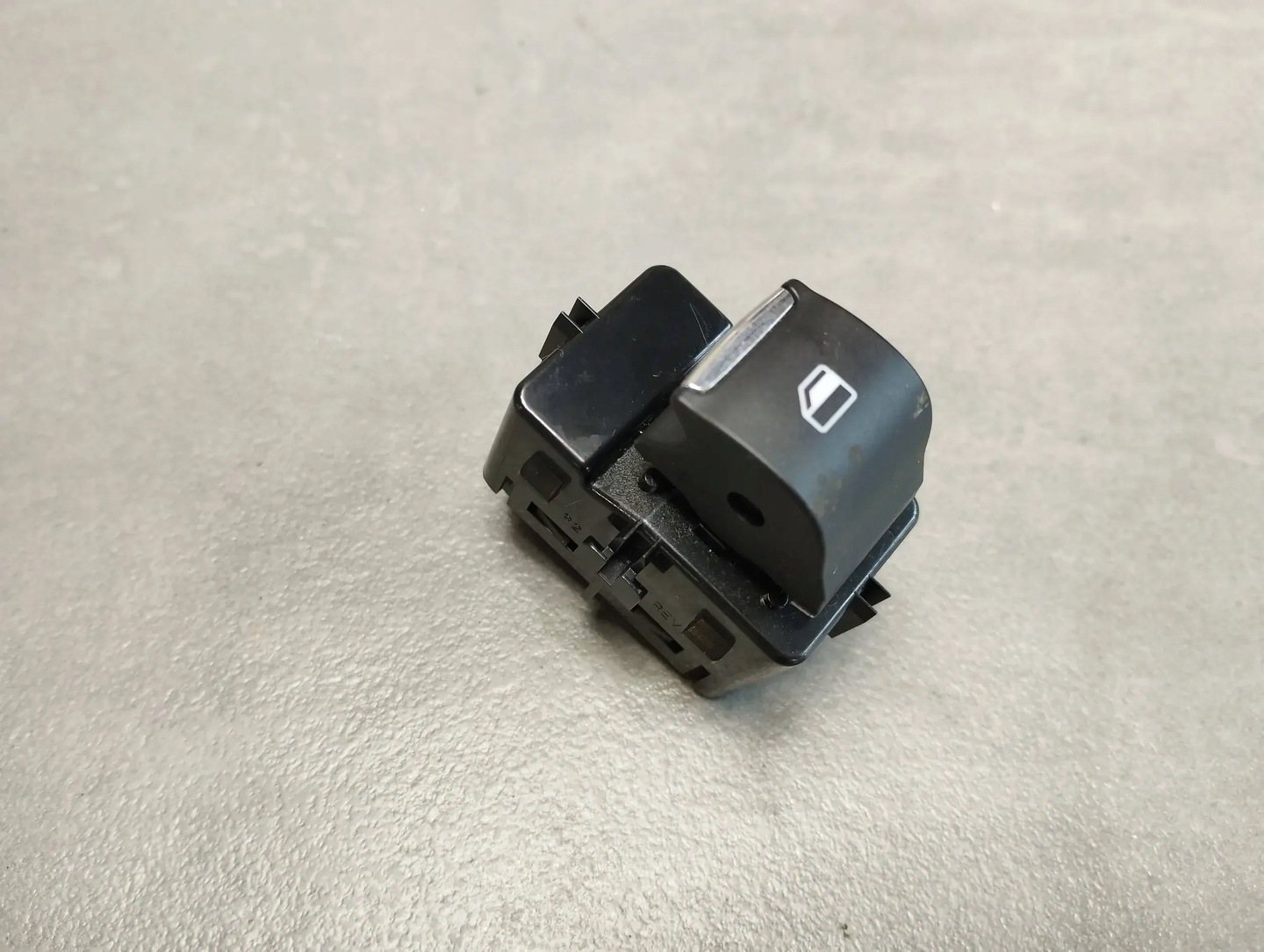 Ford Mondeo MK5 WINDOW SWITCH DG9T-14529-ABW DG9T14529ABW