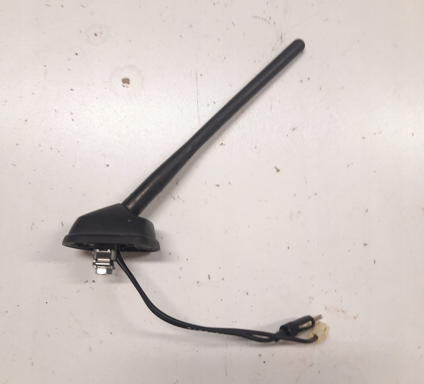 Mitsubishi clearance lancer antenna