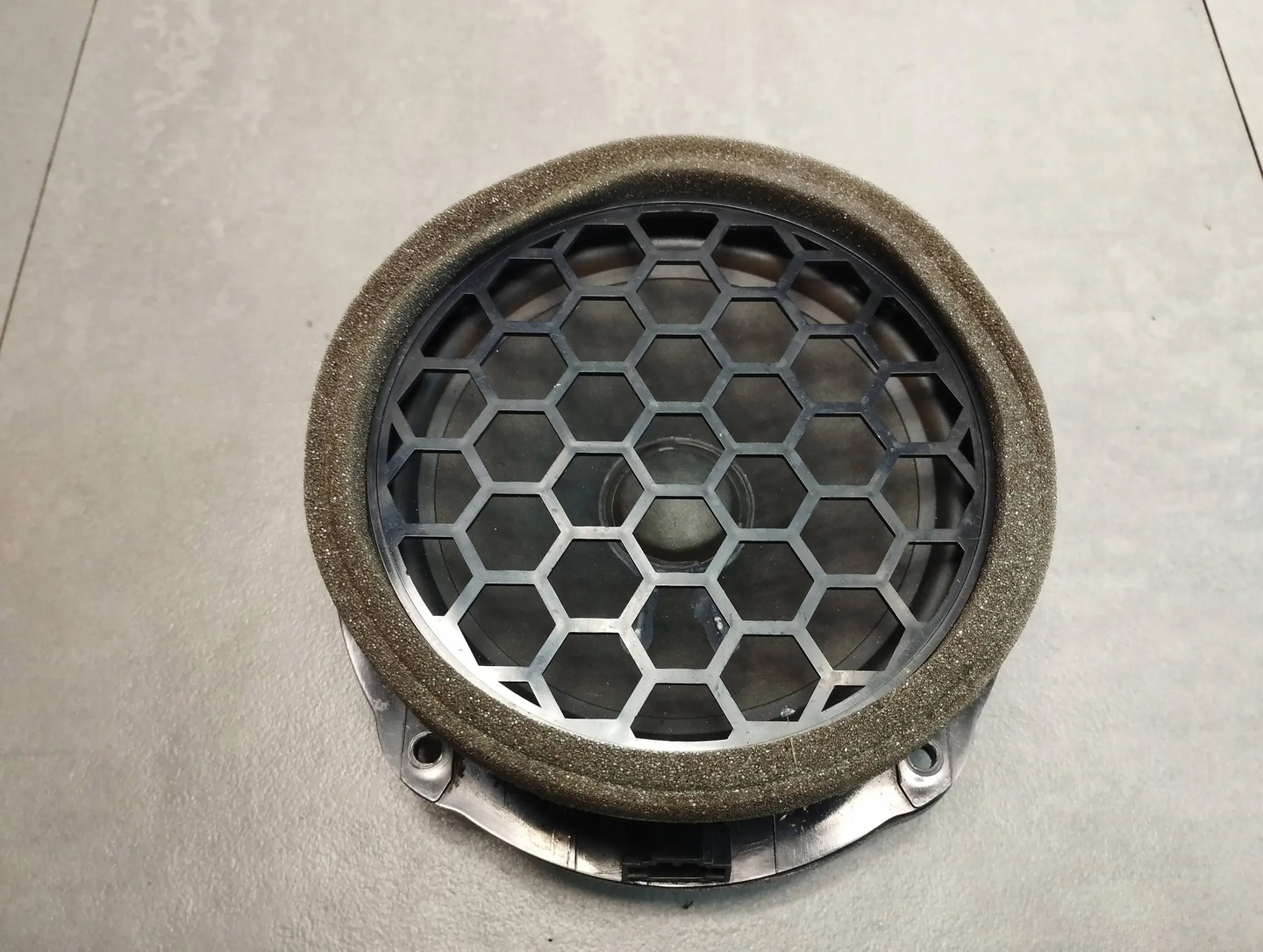Skoda Superb 3V REAR DOOR SPEAKER 3V0035411L