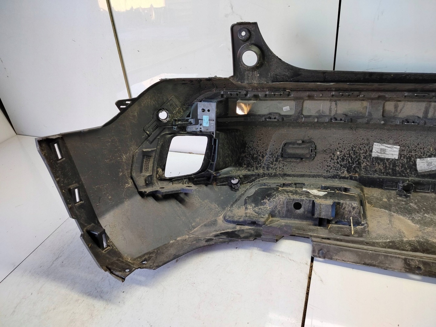 Бампер задній зад peugeot 3008 ii 9811865077 2016- дешевше