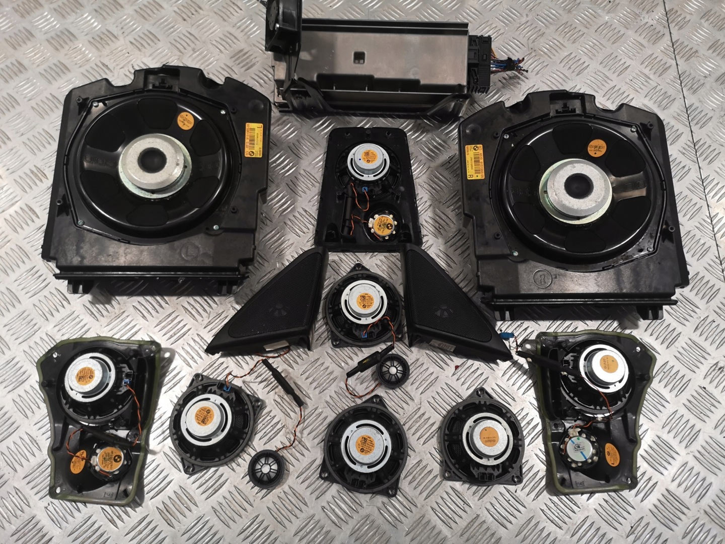 Звукове обладнання гарман кардон logic bmw f01 f02 f04 недорого