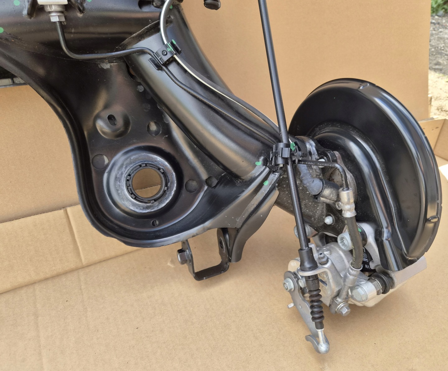 Балка oś зад диски зажимы 2q0501053cg vw skoda audi новый полная недорого