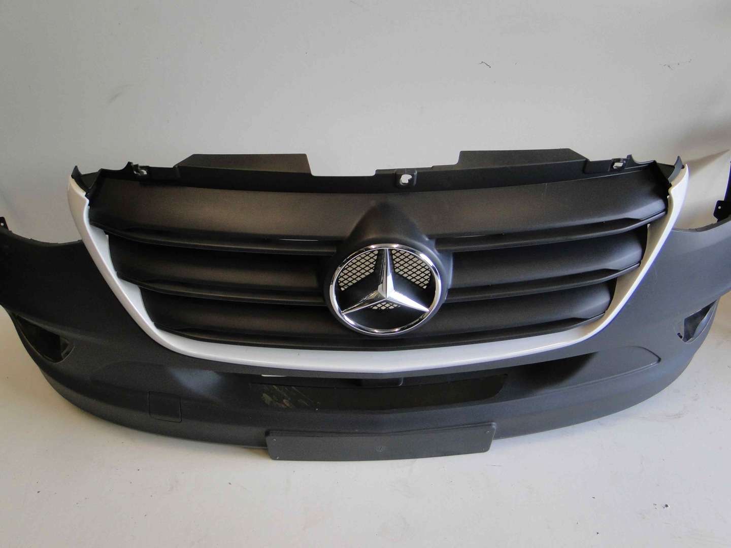  W907 907 Grill, Front Bumper Grille Compatible with
