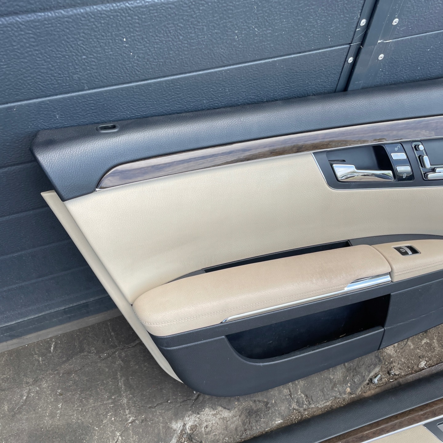 ціна Mercedes s w221 рестайл довгий бічні панелі карта  лівий правий передній зад шкіра