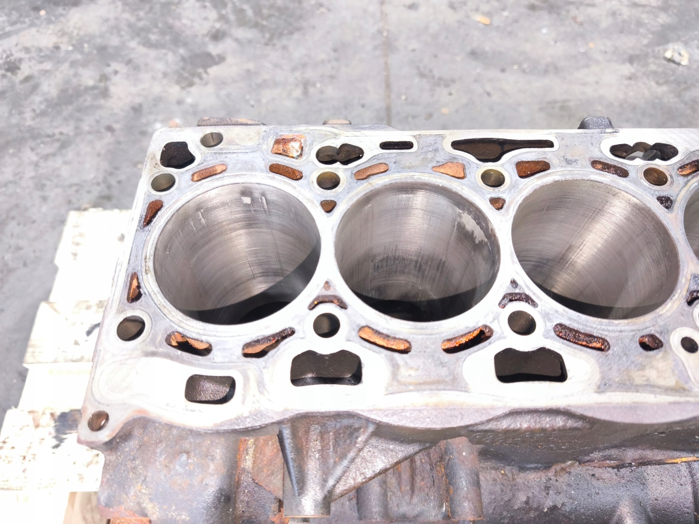 цена Блок двигателя audi a3 8v volkswagen seat skoda 2.0 tdi crb 03n023a