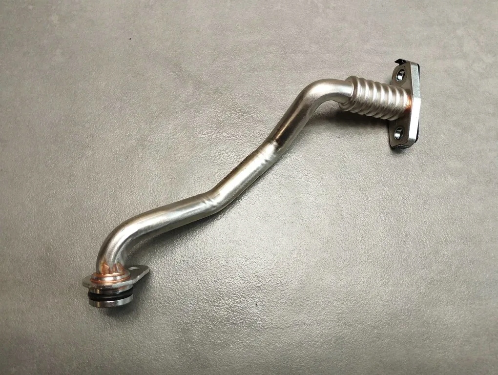 VW Touran III 5T OIL PIPE 05L145736A