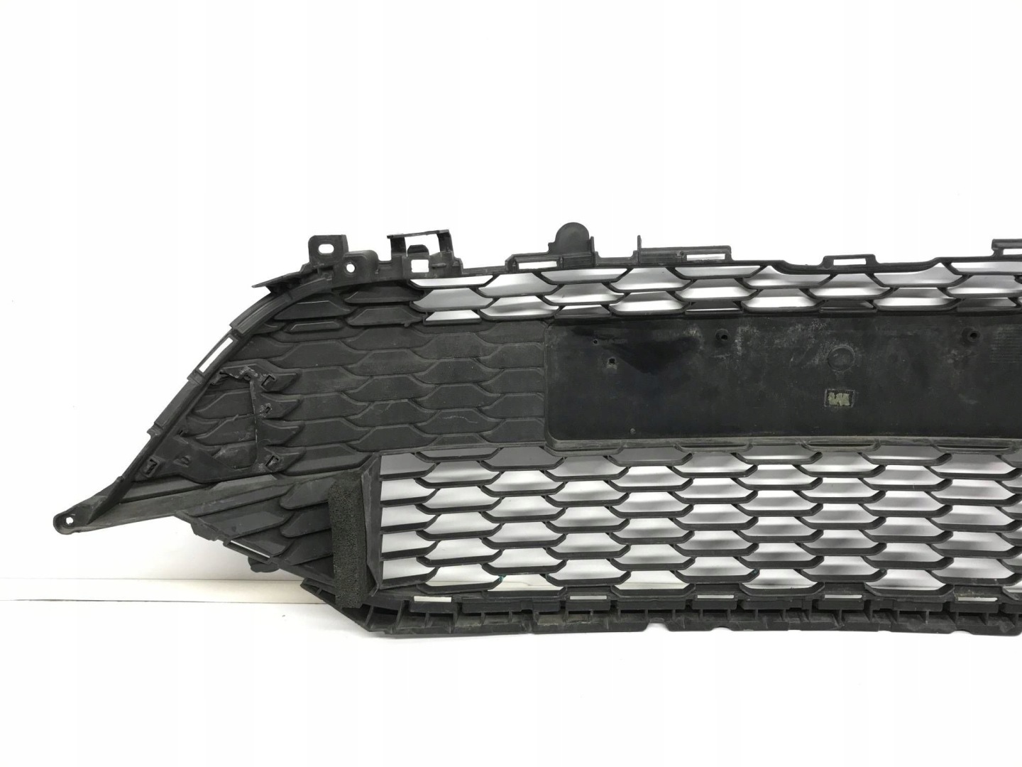 Решітка решітка центр в бампер передній toyota corolla e21 53112-02b00 з розбору