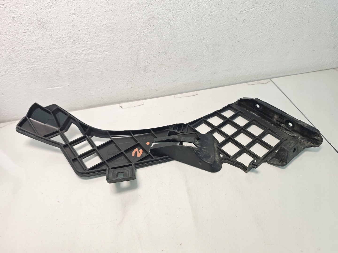 придбати Mercedes cla c117 повзунок бампера правий передній a1178856400