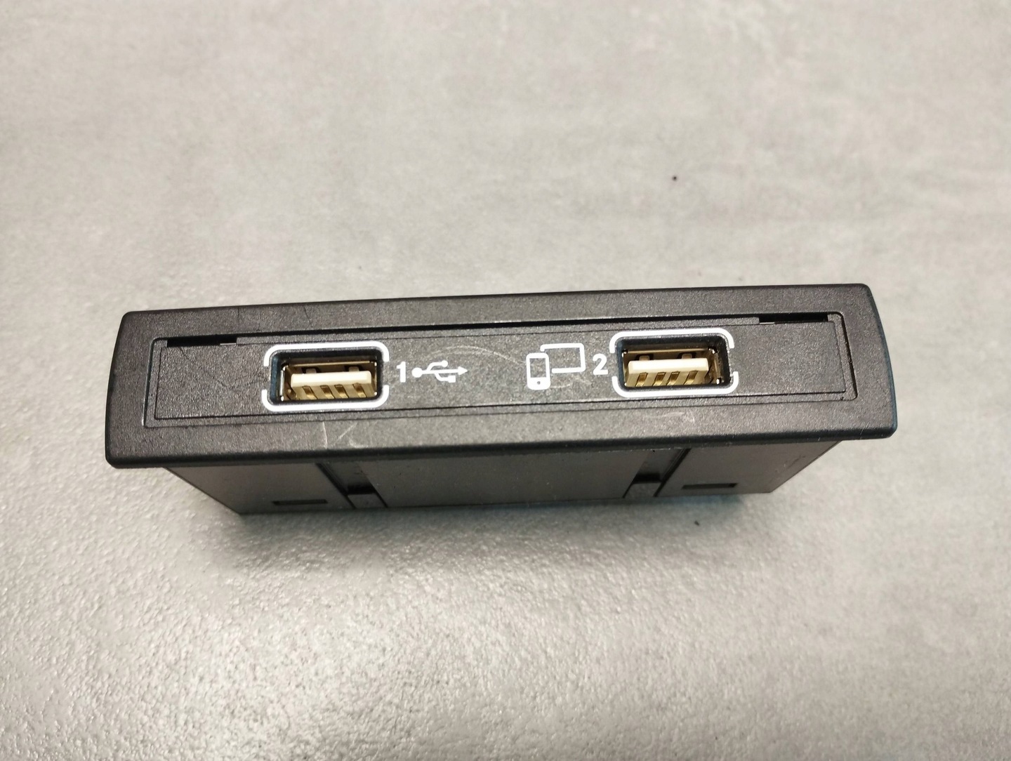 Mercedes-Benz GLE W166 USB PORT CONNECTOR A1728202000