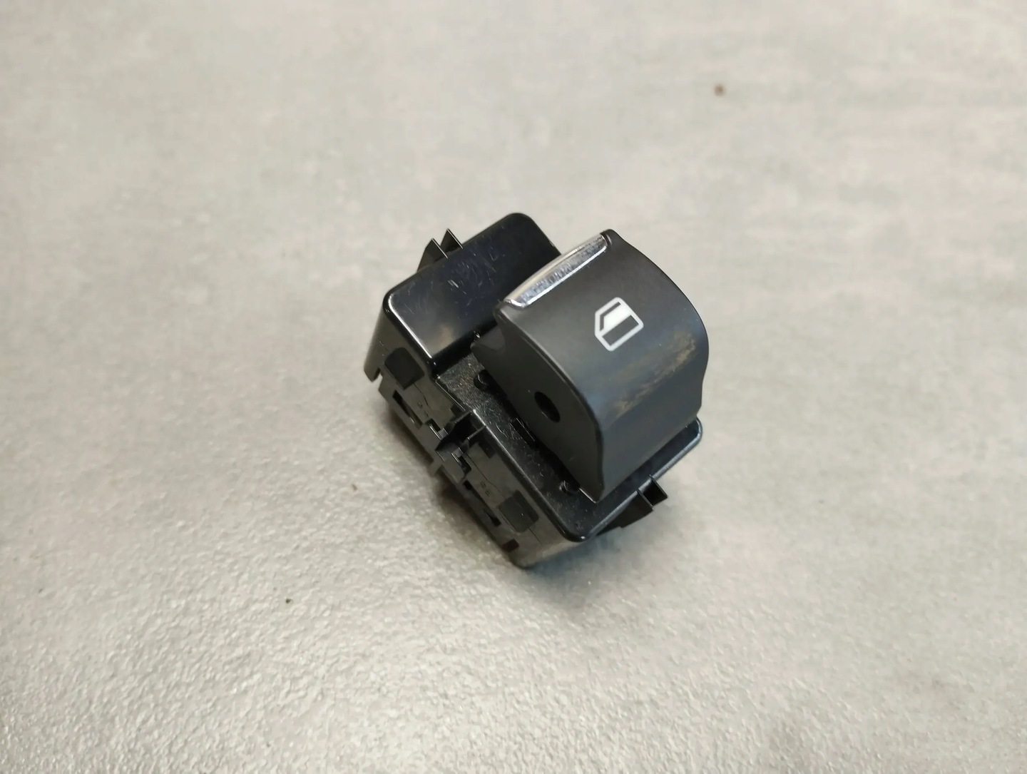 Ford Mondeo MK5 WINDOW SWITCH DG9T-14529-ABW DG9T14529ABW