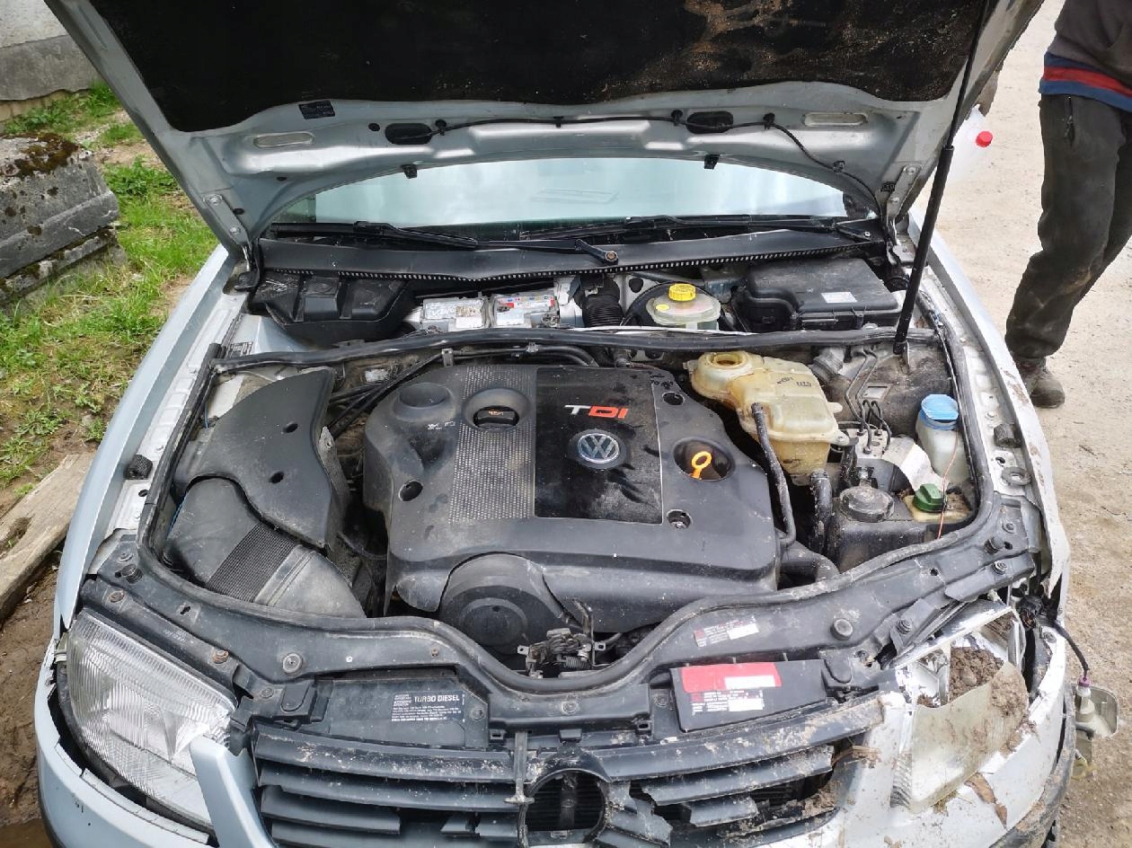 цена Volkswagen passat wąż водный 1999 1.9l