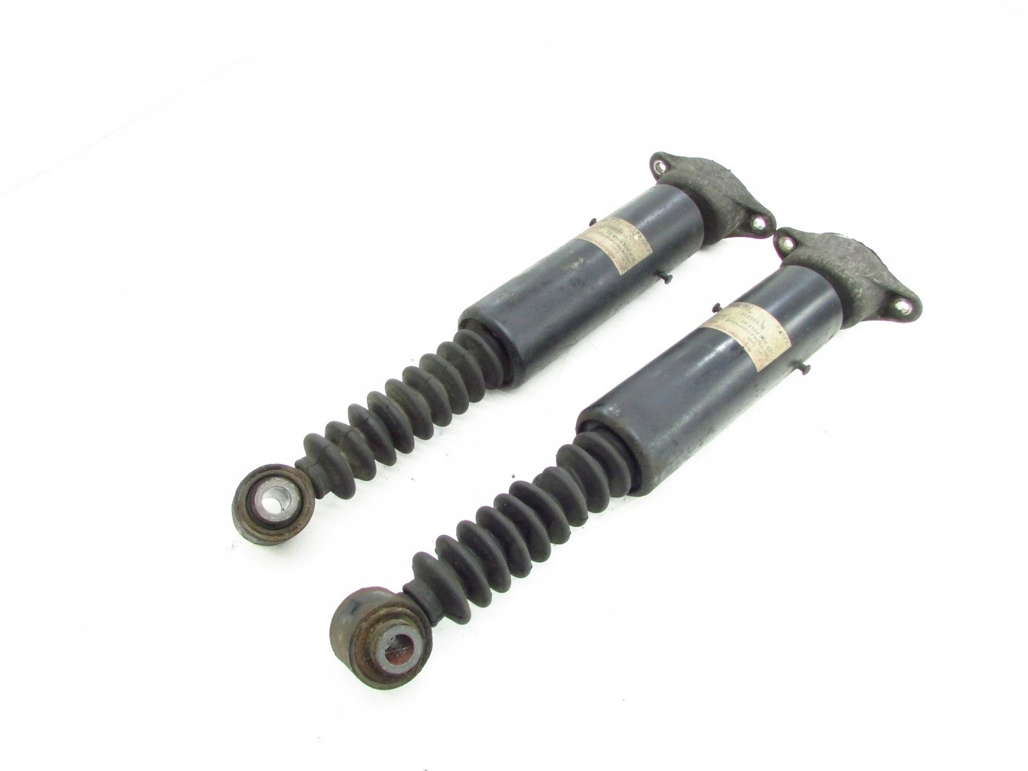 ぷり Volvo v70 xc70 shock absorber rear nivo 31255535 cheap
