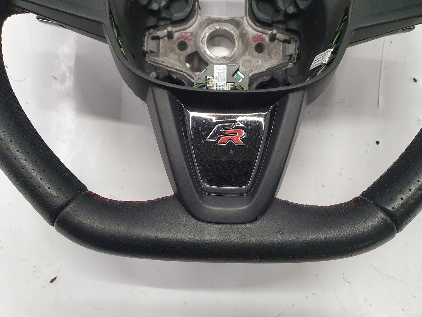 SEAT IV FR STEERING WHEEL PADDLES