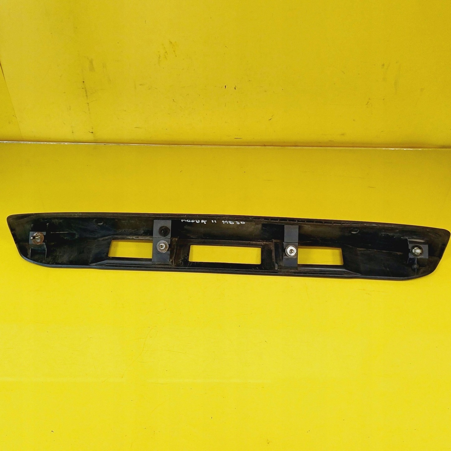 приобрести Планка крышка багажника mazda 2 hb 3m71a43404bf nr28
