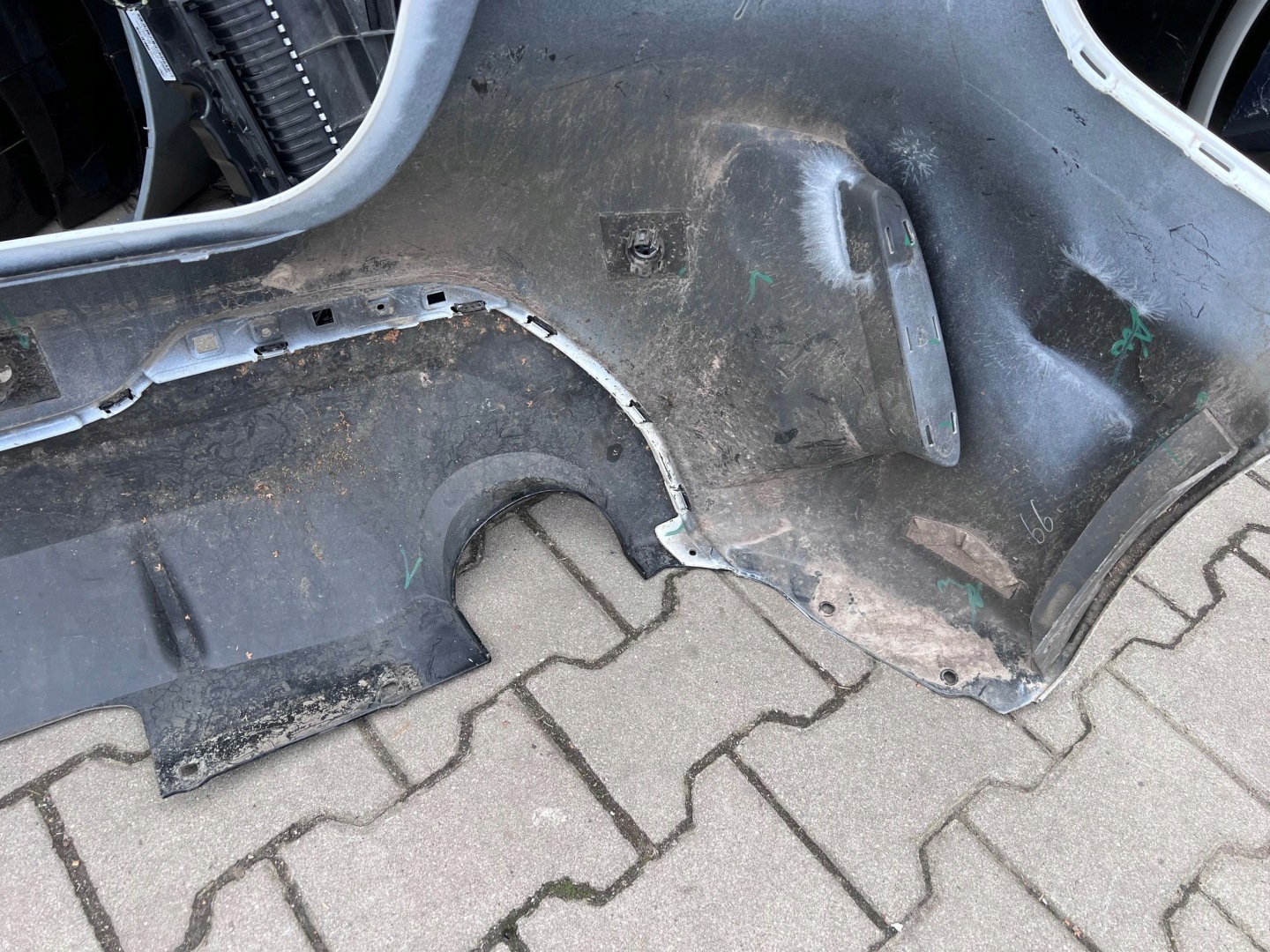 цена Бампер зад задний bmw 1 f40 m пакет цвет a300