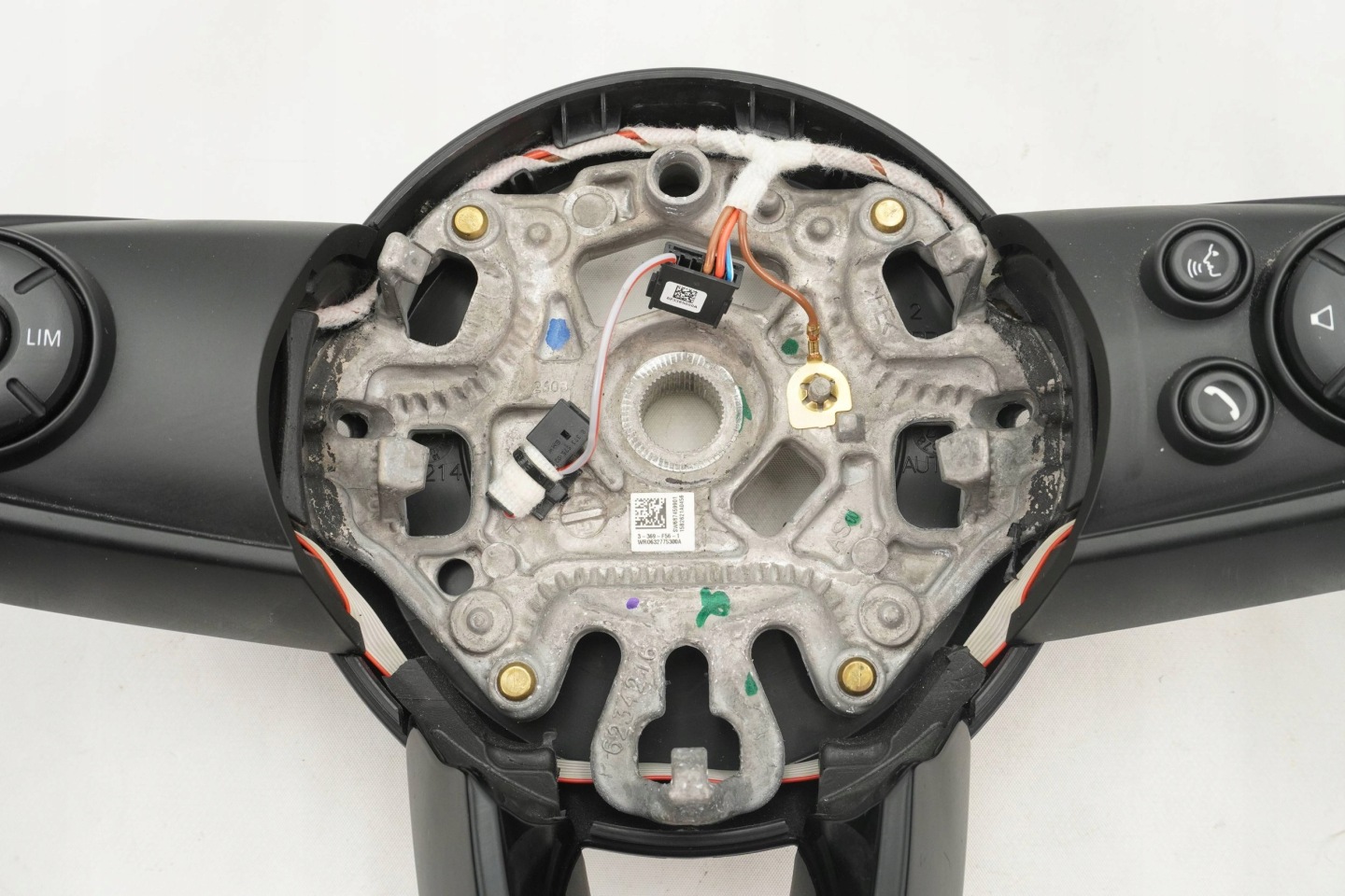 Руль кожаный многофункциональный mini cooper f56 6234216 дешевле