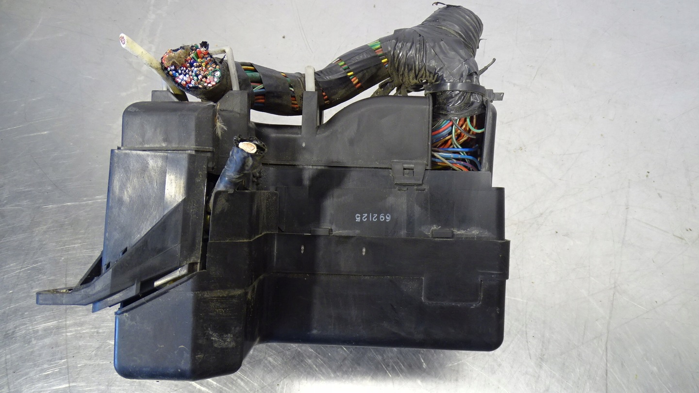mica☺︎ です Fuse box bsi mitshubishi pajero pinin 2.0gdi | Autocatalog