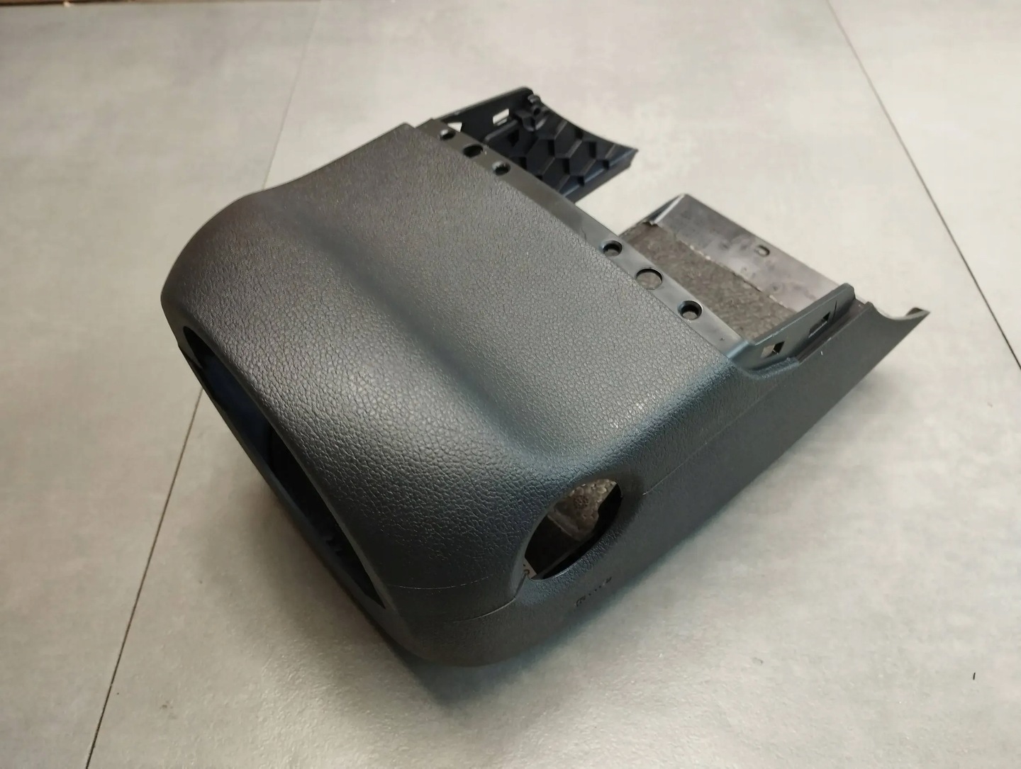 VW Tiguan II STEERING COLUMN HOUSING 510858559A