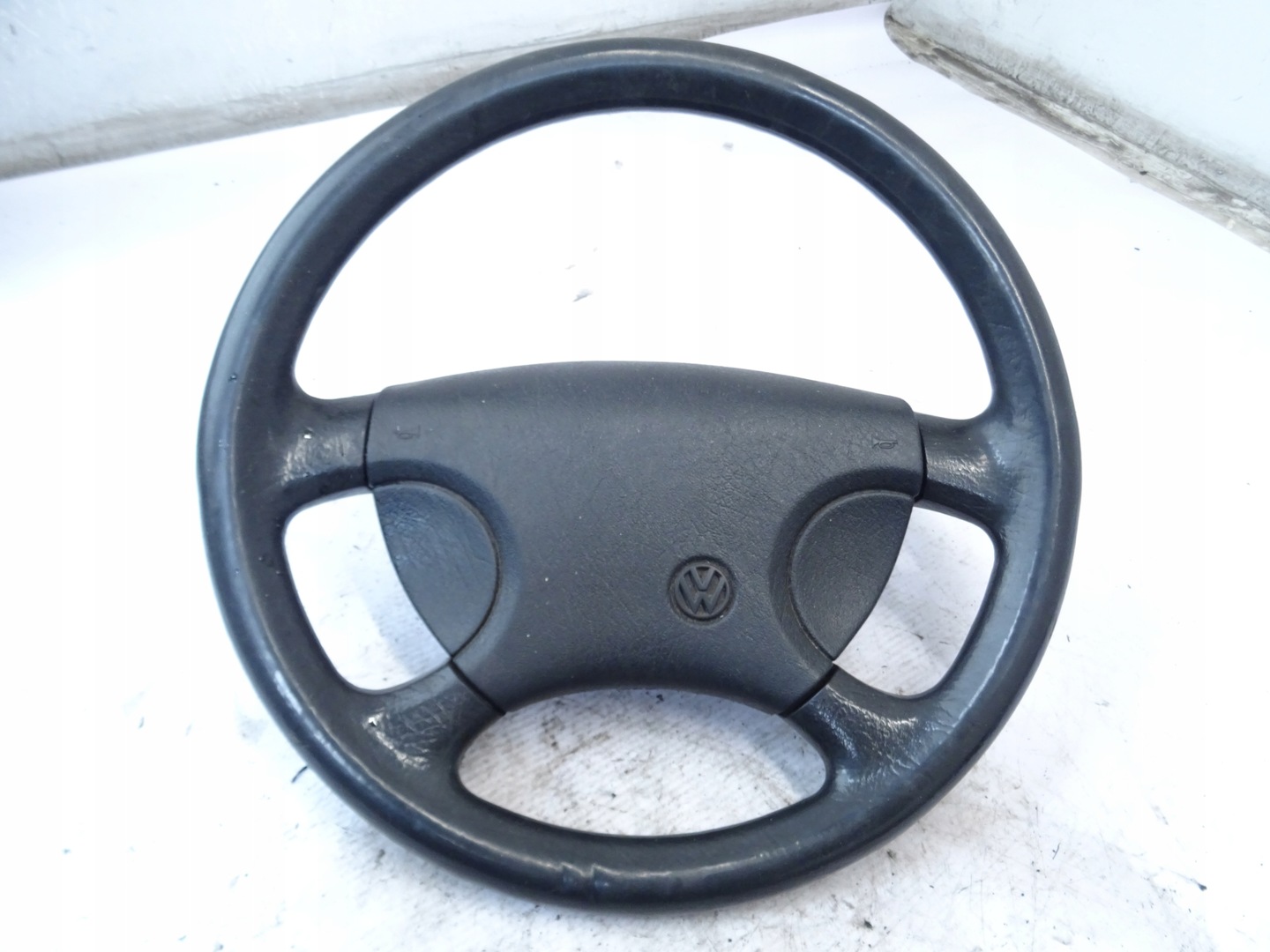Steering wheel vw passat b4 vento golf iii Car part Online XDALYS