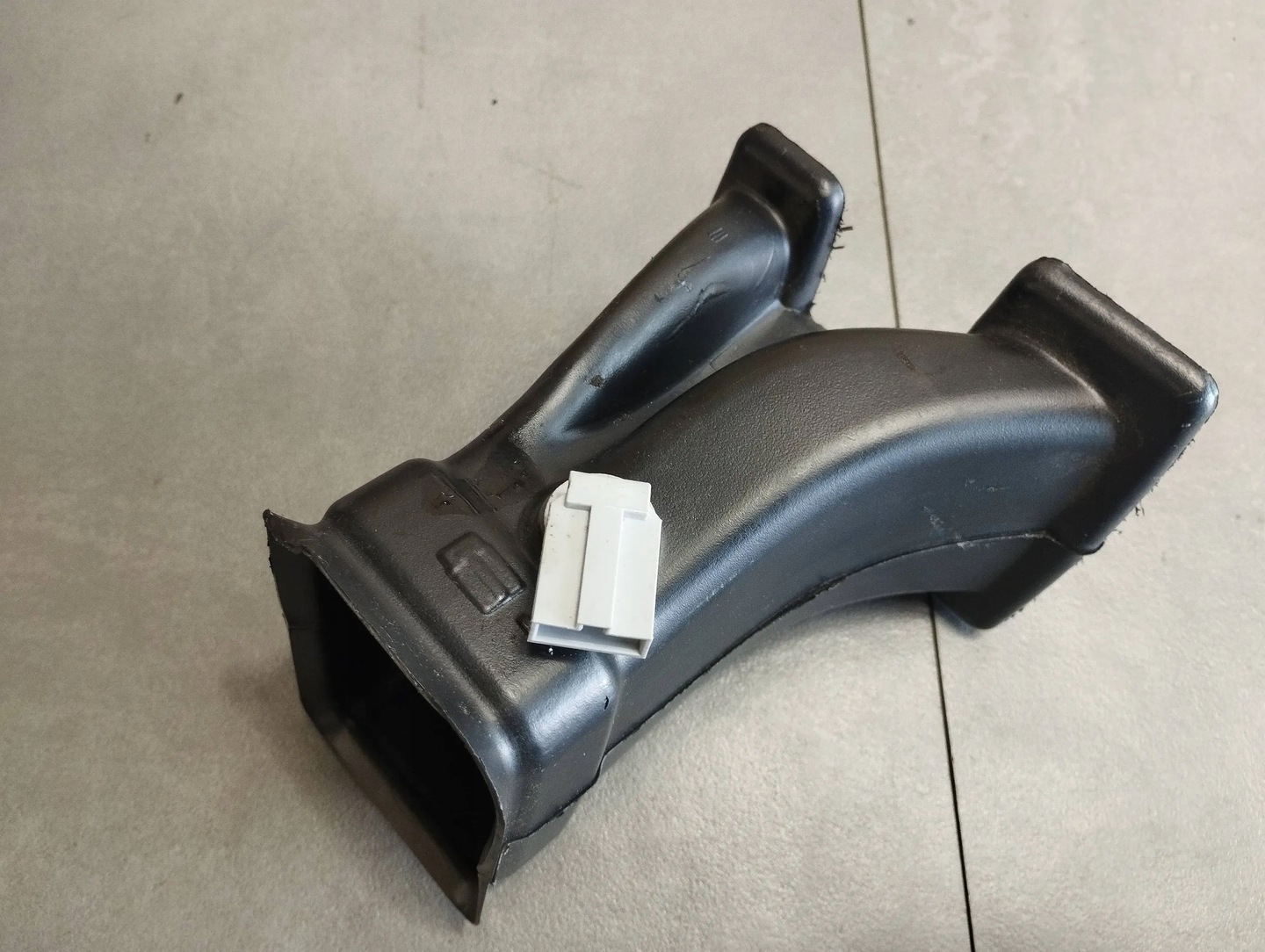 Mercedes ML W164 AIR DUCT A2518310846