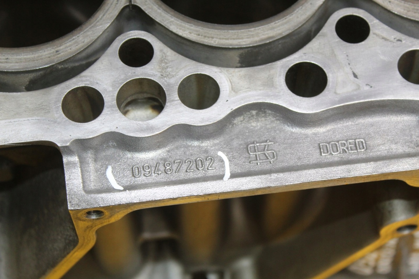 цена Блок двигателя volvo s60 ii s80 ii 2.4 битурбо d5 d5244t15 09487202 31339345