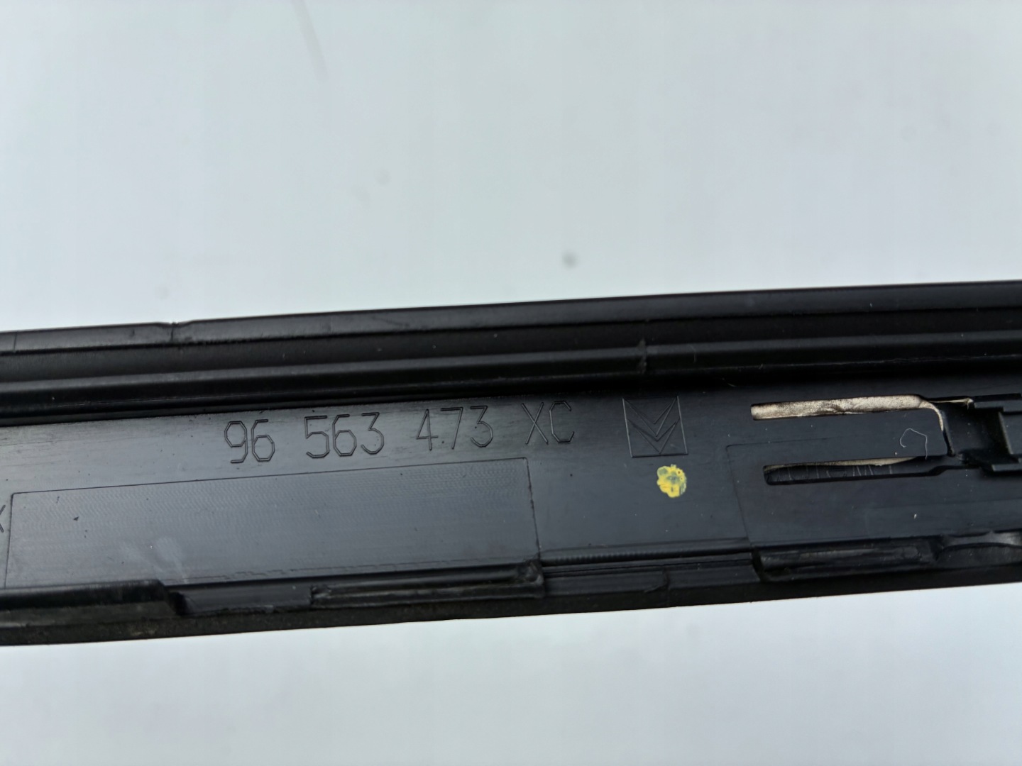 Права накладка  столбик стекло передний передний citroen c4 i 04-08r. ==oem== дешевле