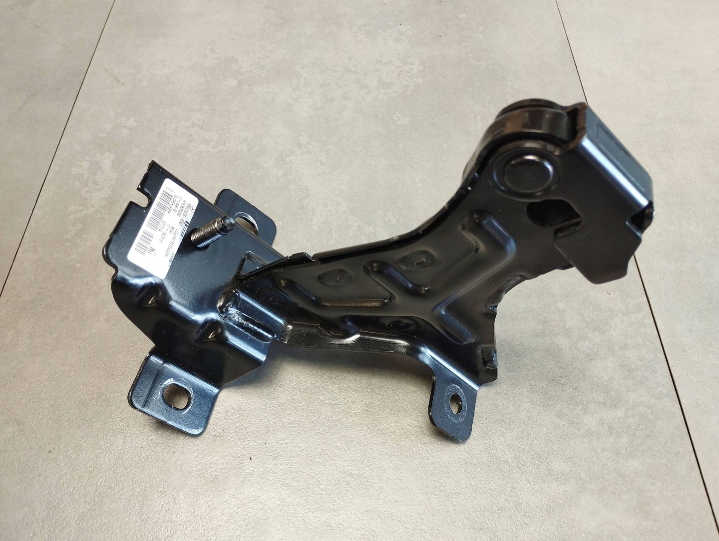 Mercedes B-CLASS W246 W242 SOFA MOUNT A2429200200