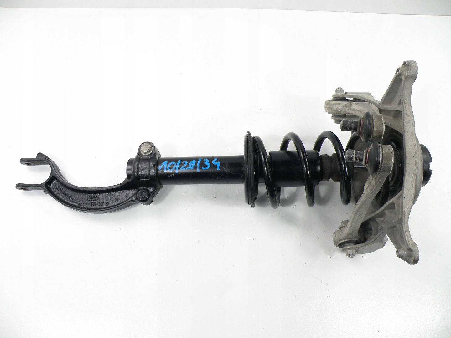 Audi a4 shock absorber outlet